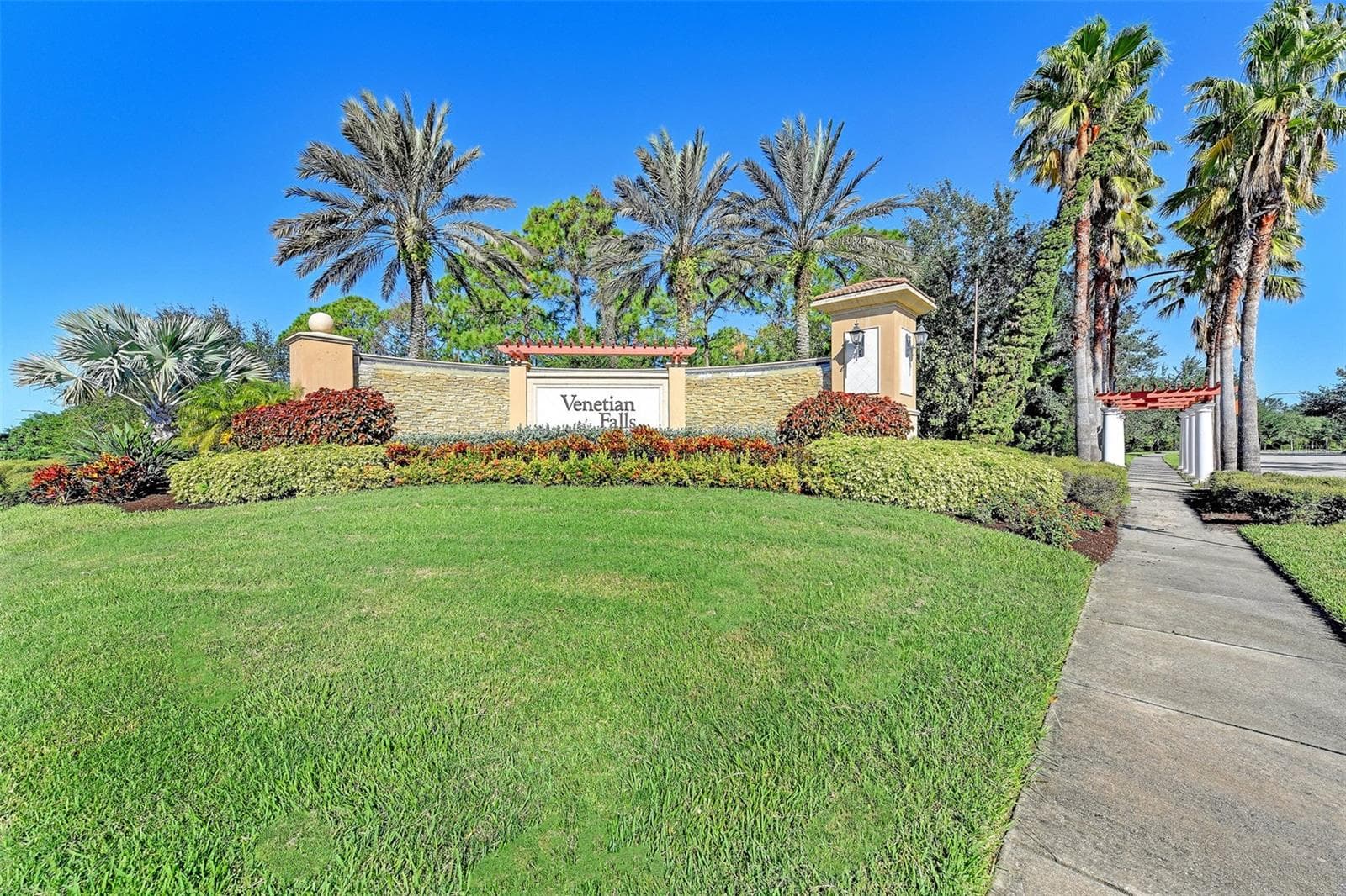 Single Family Residence at 20684 CAPELLO DR, VENICE, photo 33 of 75