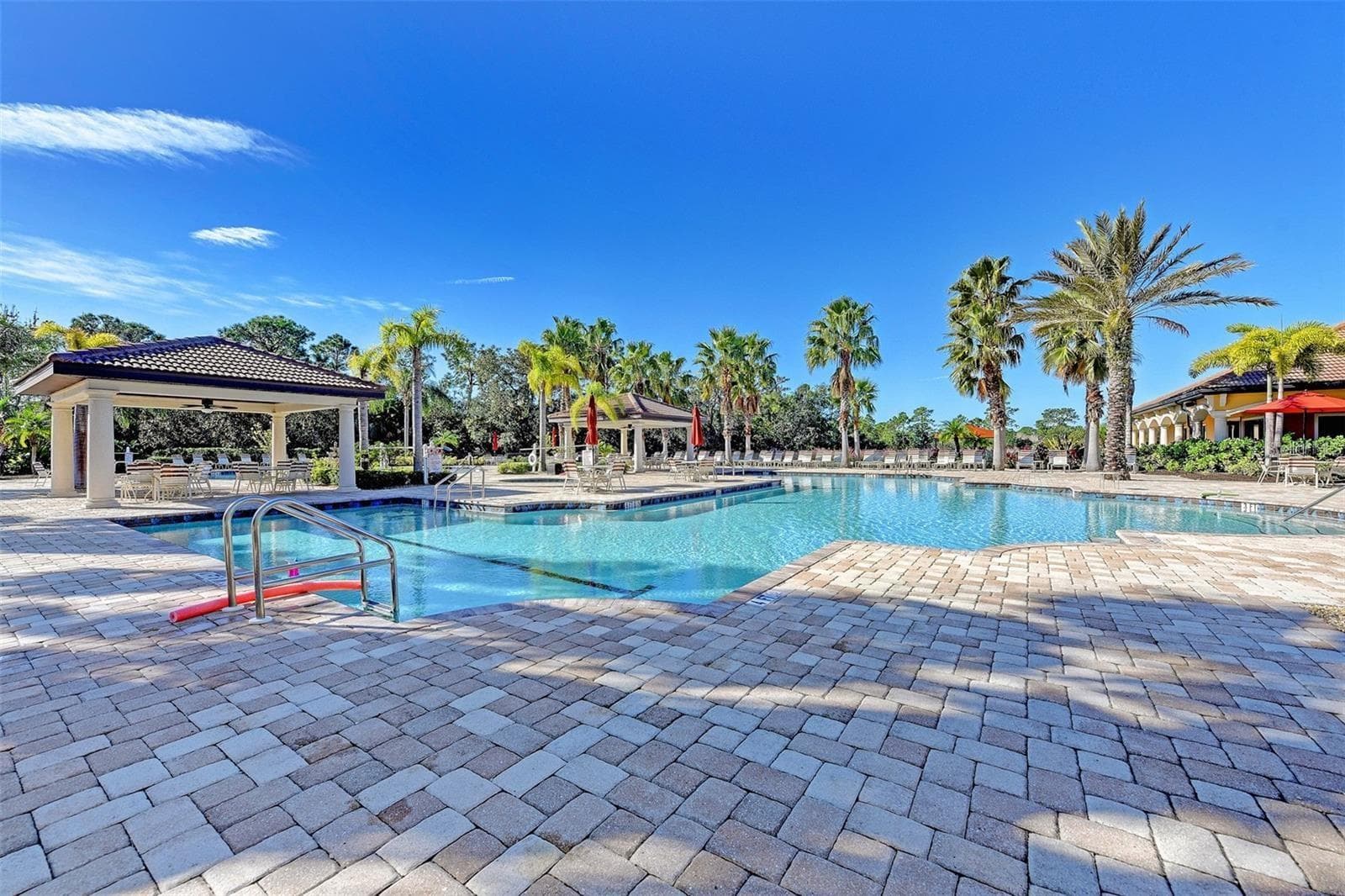 Heated Pool - 20684 CAPELLO DR, VENICE