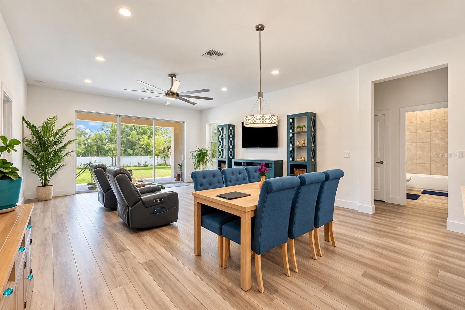 Dining area - 11153 WOOD OWL AVE, WEEKI WACHEE