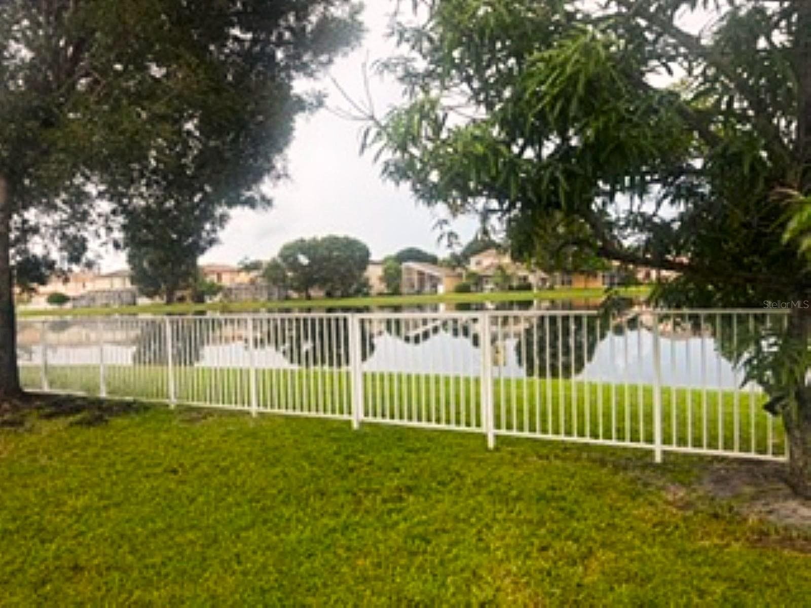 LAKE - 10355 LITTLE MUSTANG WAY, LAKE WORTH