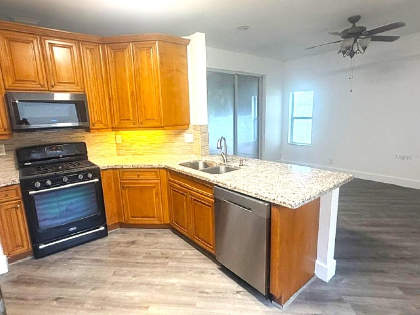 KITCHEN - 10355 LITTLE MUSTANG WAY, LAKE WORTH