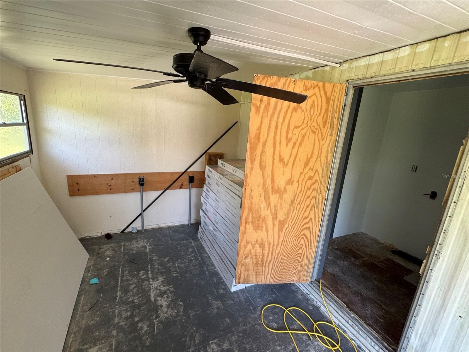 Manufactured Home at 3256 KILBEE ST, MIMS, photo 12 of 14