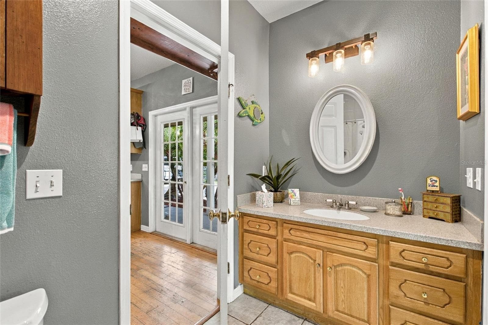 Reverse view of 2nd bathroom. - 3850 GRANADA DR, INDIAN LAKE ESTATES