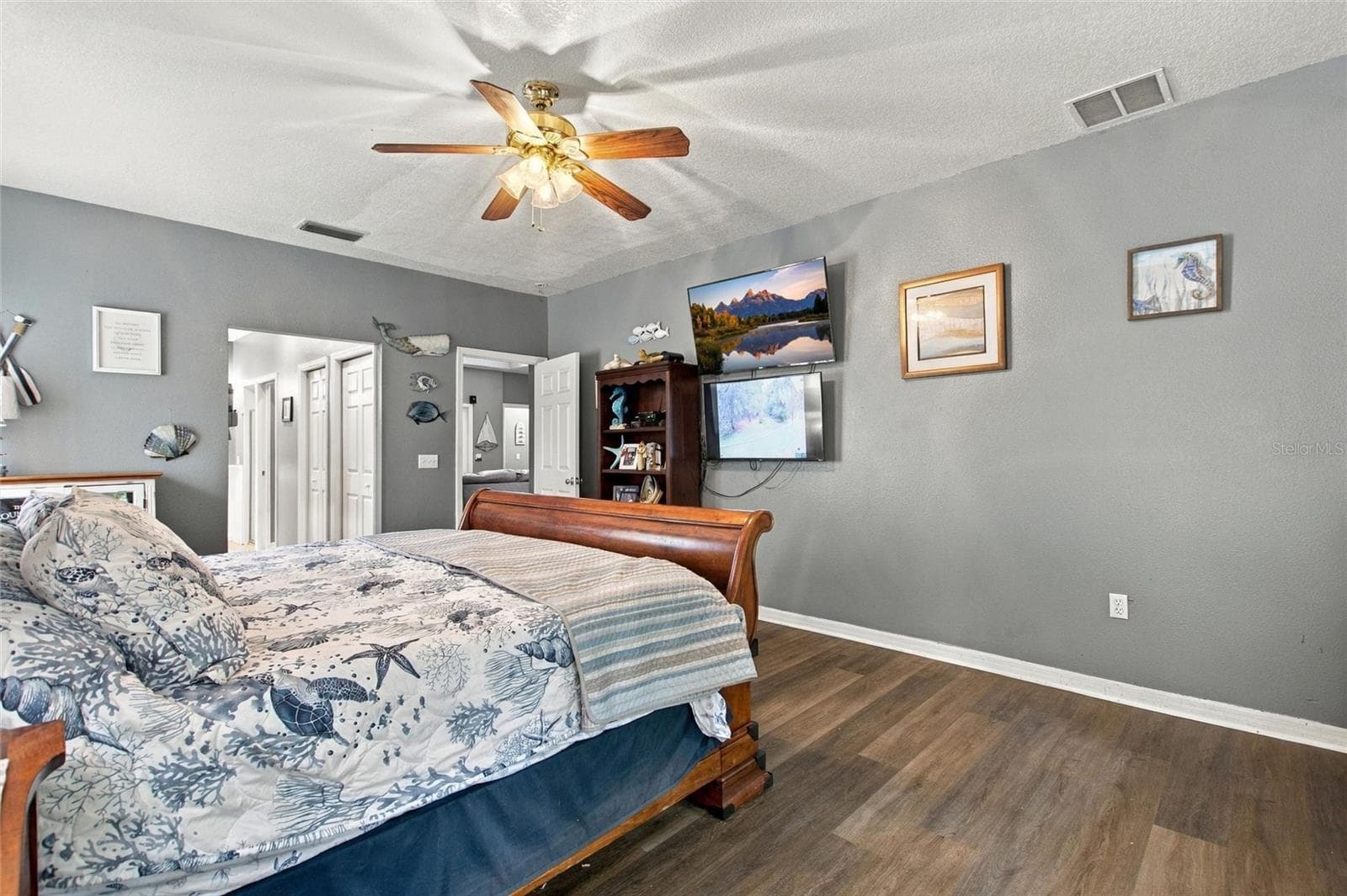 Reverse view of the primary bedroom. - 3850 GRANADA DR, INDIAN LAKE ESTATES