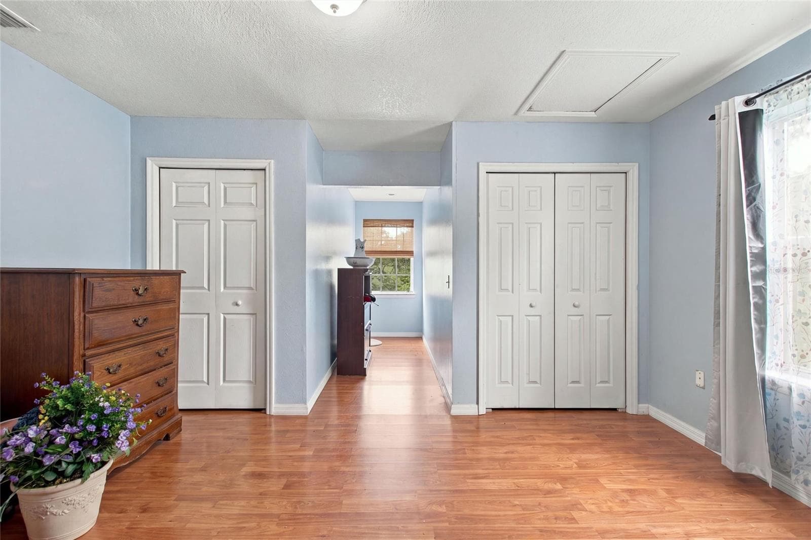 Bedroom 3 of 4 bedrooms. One of two bedrooms that is upstairs. - 3850 GRANADA DR, INDIAN LAKE ESTATES