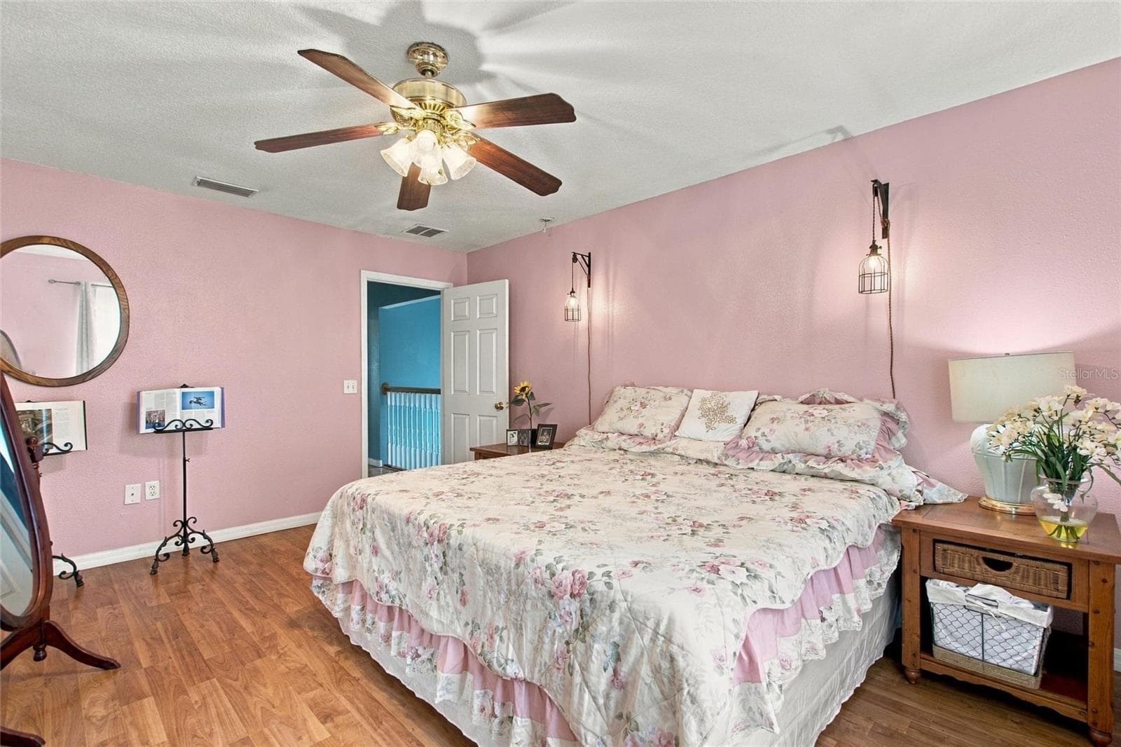 Bedroom 3 of 4 bedrooms. This one is also upstairs. - 3850 GRANADA DR, INDIAN LAKE ESTATES