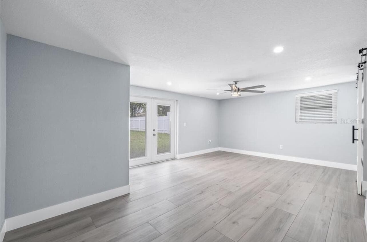 Single Family Residence at 817 W BOUGAINVILLEA AVE, TAMPA, photo 18 of 27