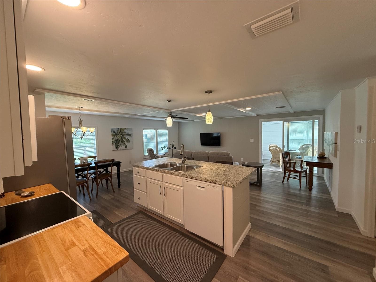 Manufactured Home at 26 S BOBWHITE RD, WILDWOOD, photo 5 of 50