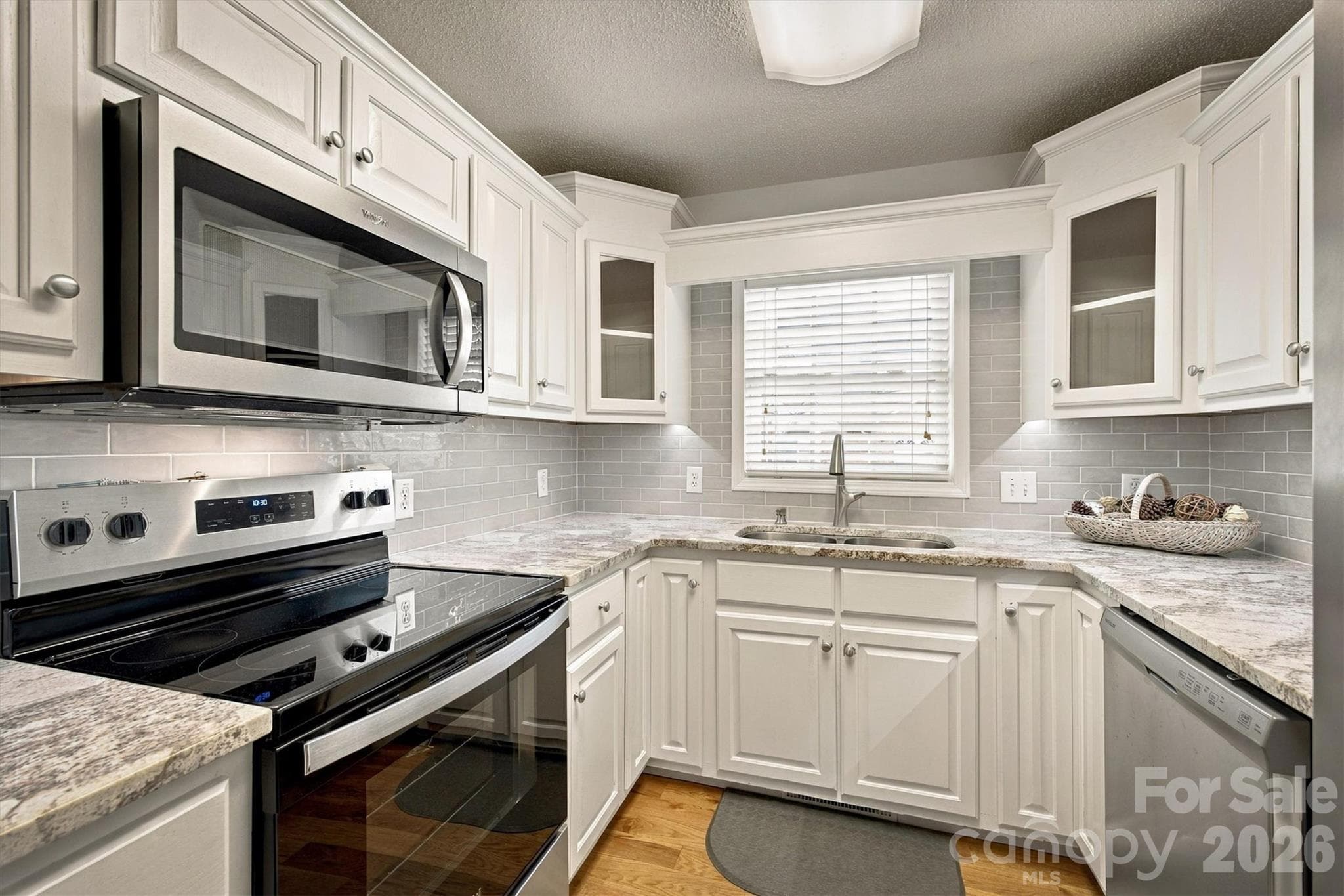 Single Family Residence at 1211 Wexford Village Circle NE, Lenoir, photo 2 of 25