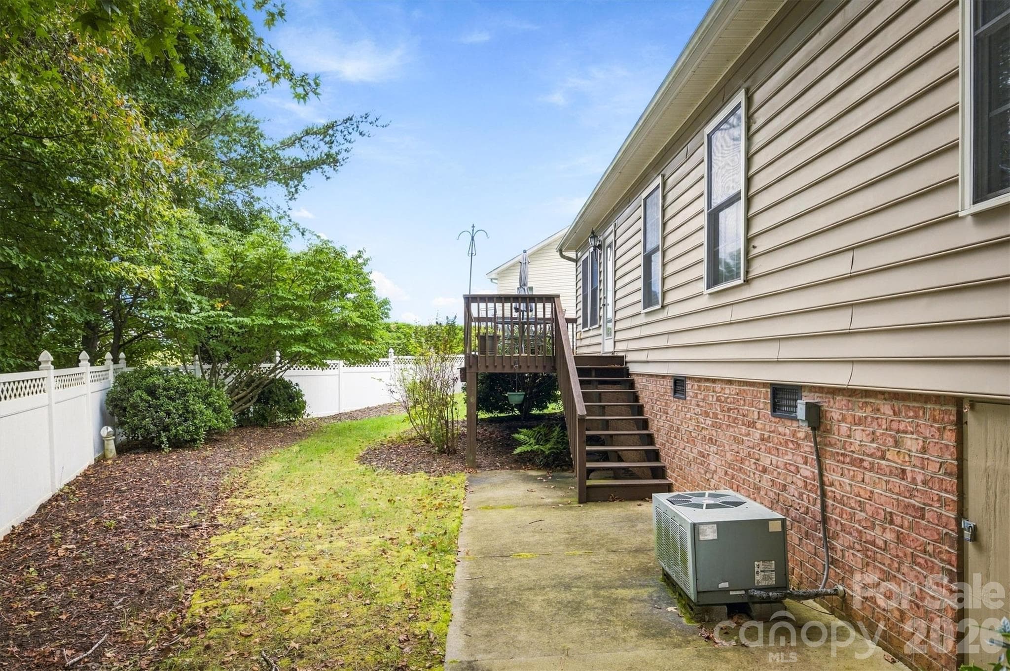 Single Family Residence at 1211 Wexford Village Circle NE, Lenoir, photo 19 of 25