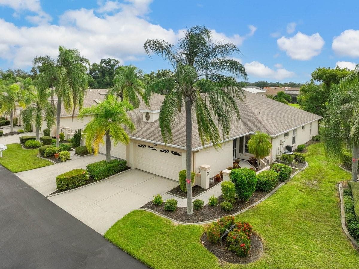 4238 CADDIE DR E
