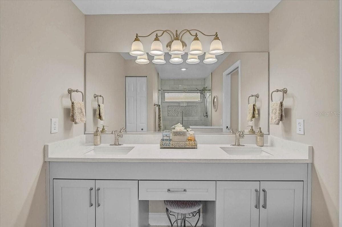 Villa at 4238 CADDIE DR E, BRADENTON, photo 19 of 45