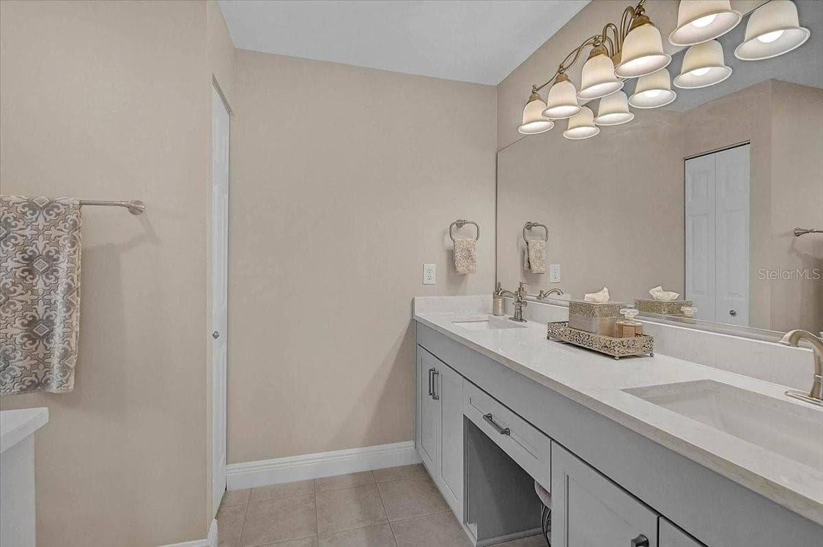 Villa at 4238 CADDIE DR E, BRADENTON, photo 20 of 45