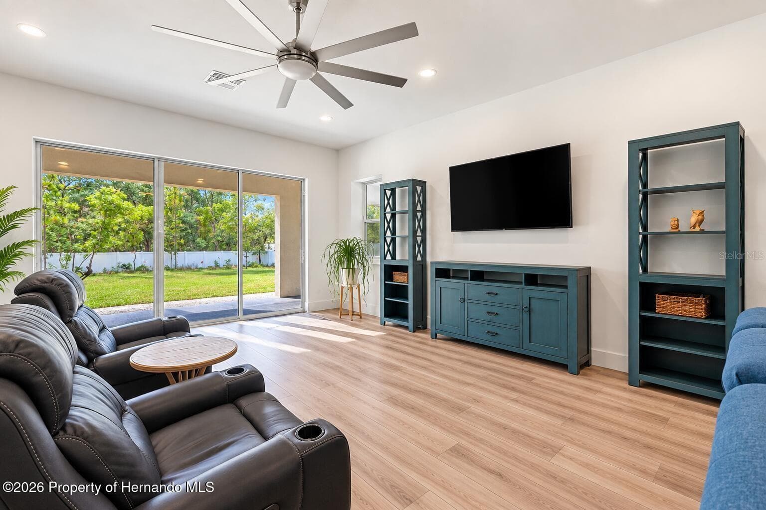 Living room - 11153 WOOD OWL AVE, WEEKI WACHEE