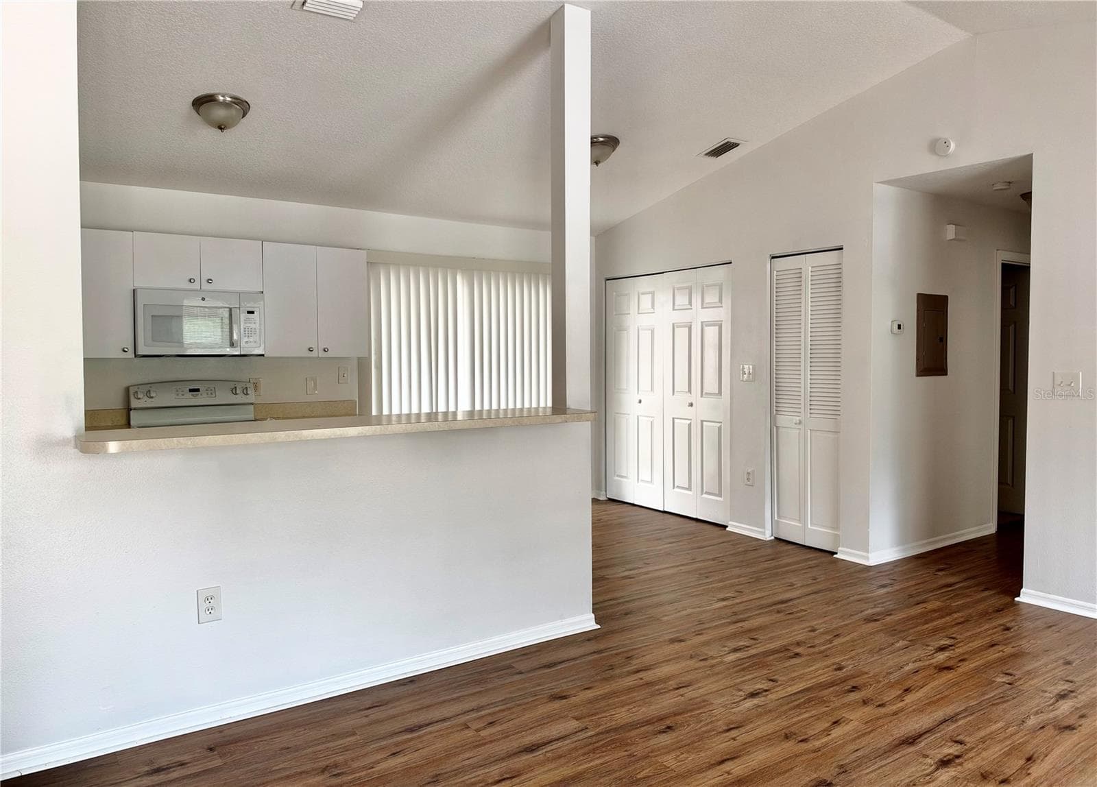 Single Family Residence at 1900 N LIME AVE, SARASOTA, photo 2 of 17