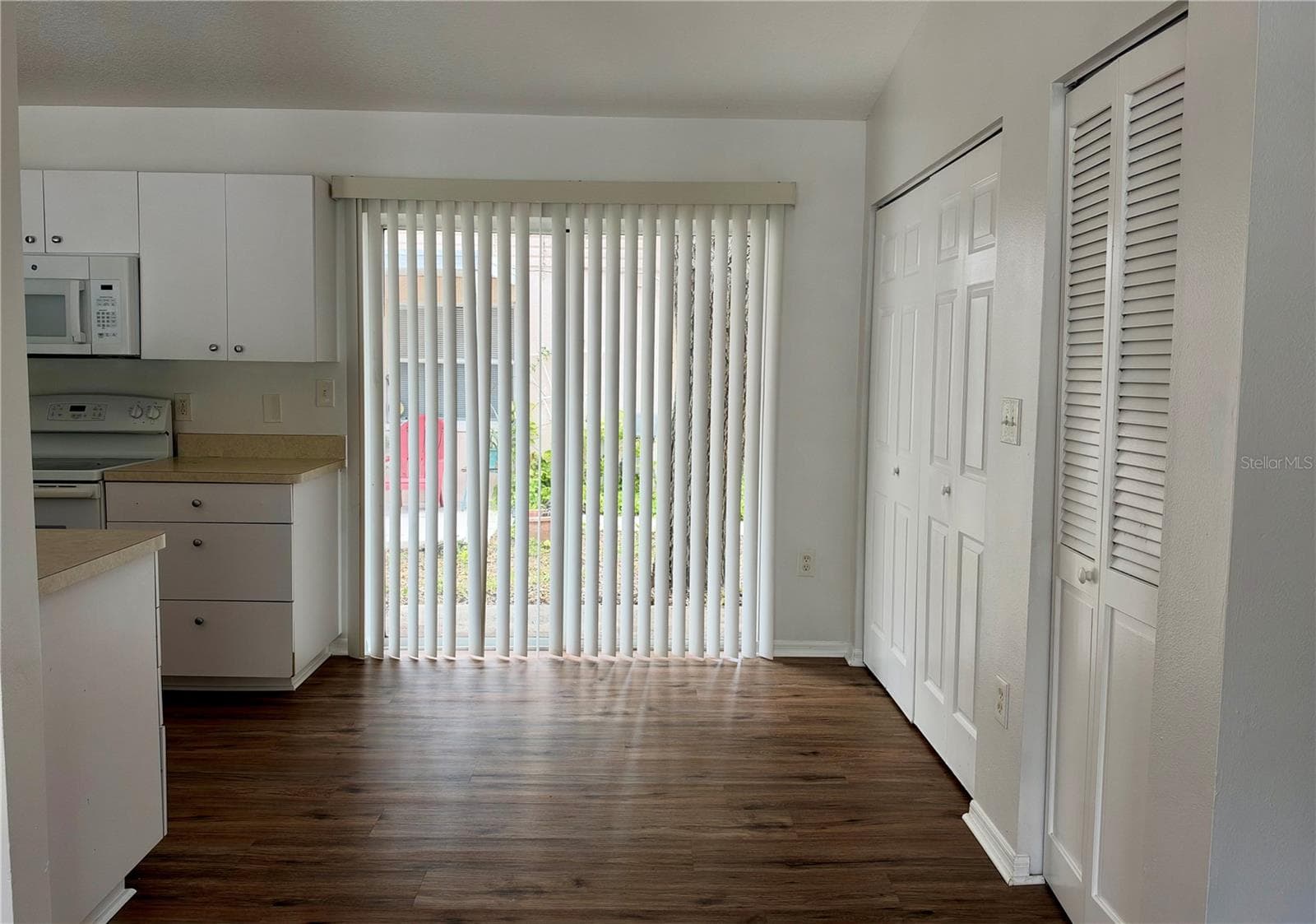 Single Family Residence at 1900 N LIME AVE, SARASOTA, photo 6 of 17