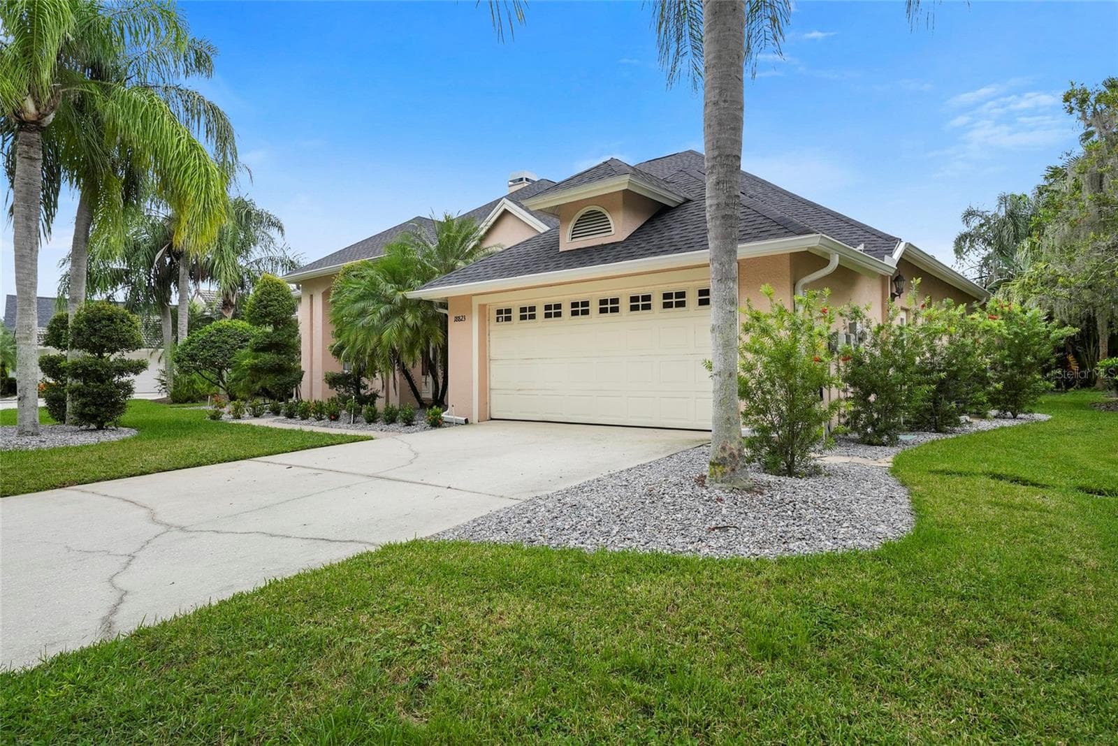 Single Family Residence at 18823 WIMBLEDON CIR, LUTZ, photo 6 of 43