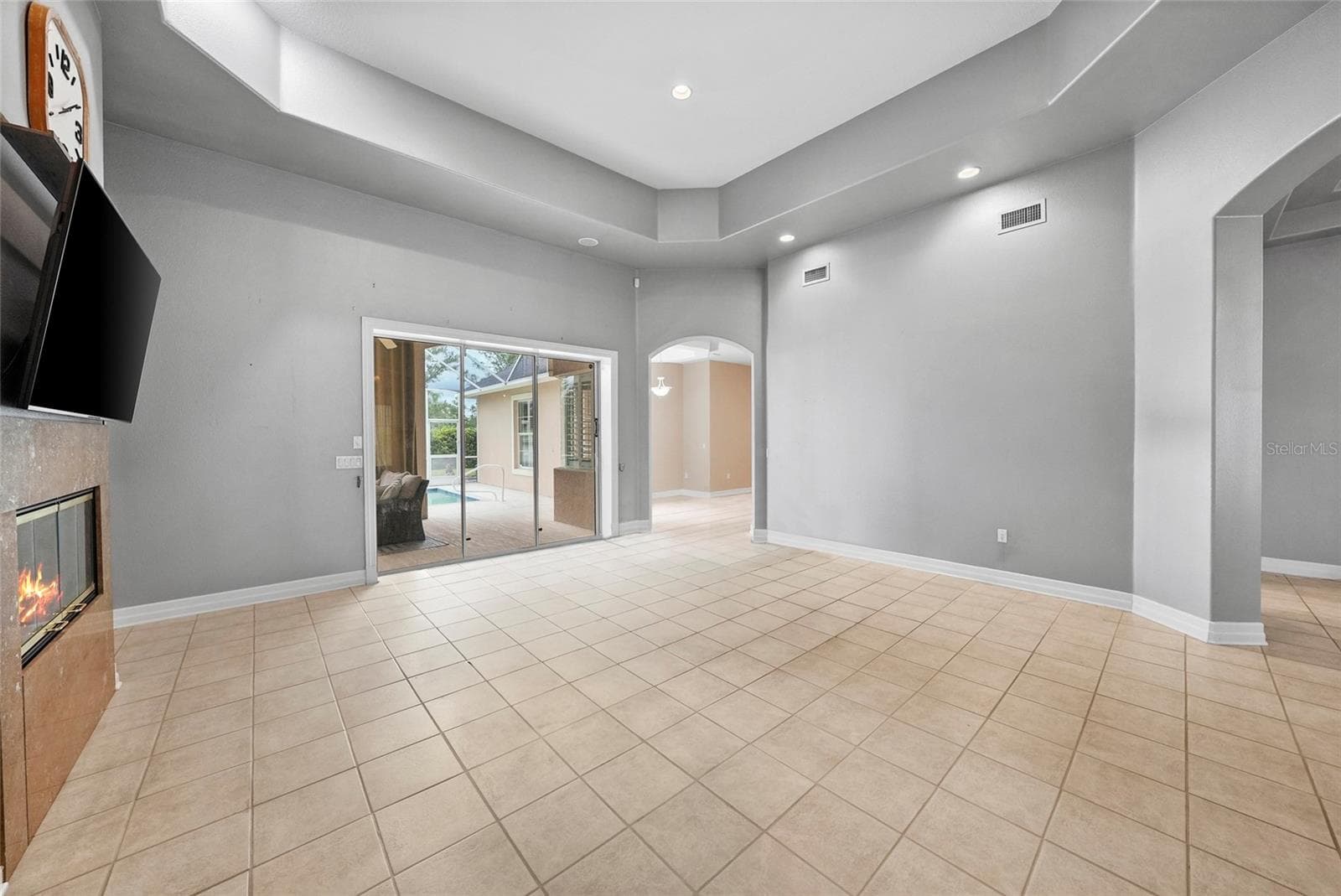 Single Family Residence at 18823 WIMBLEDON CIR, LUTZ, photo 12 of 43