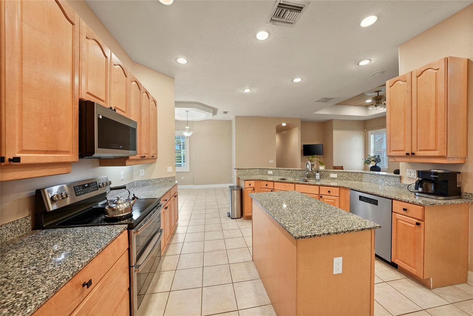 Single Family Residence at 18823 WIMBLEDON CIR, LUTZ, photo 16 of 43