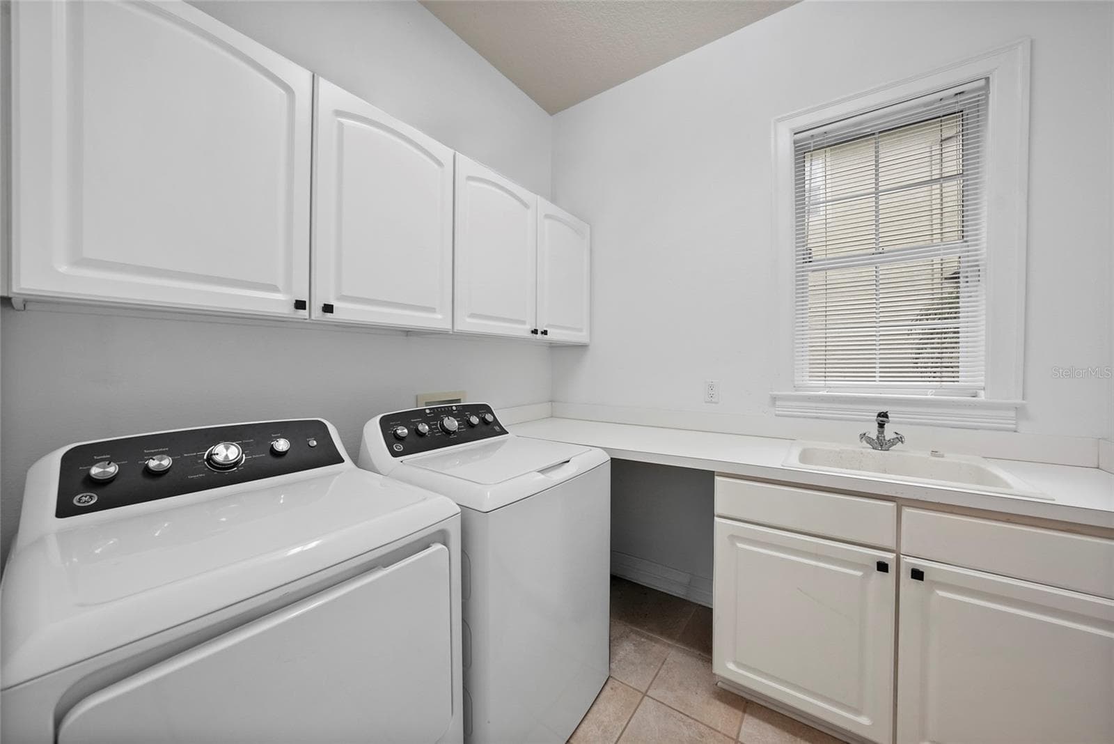 Single Family Residence at 18823 WIMBLEDON CIR, LUTZ, photo 29 of 43