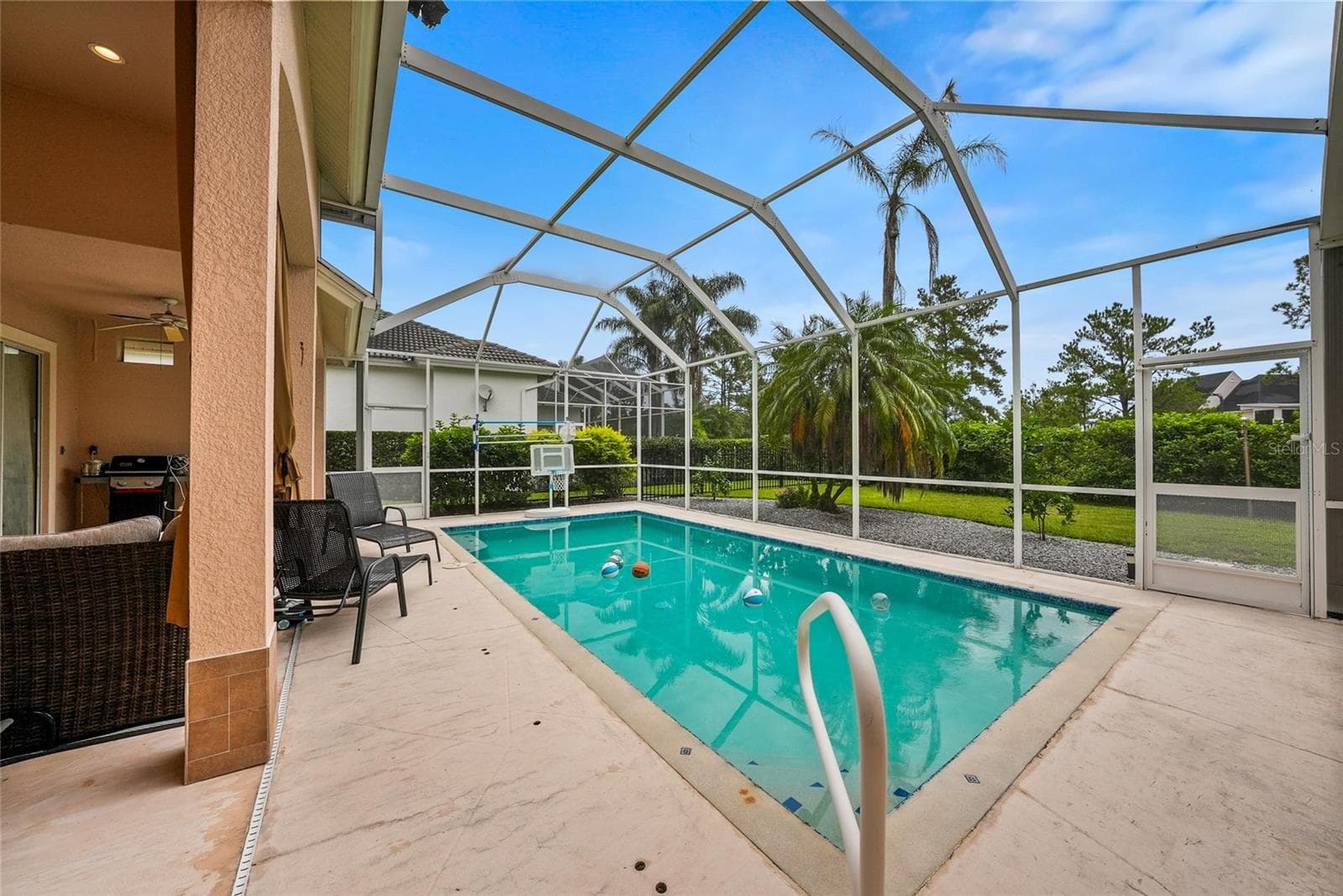Single Family Residence at 18823 WIMBLEDON CIR, LUTZ, photo 32 of 43