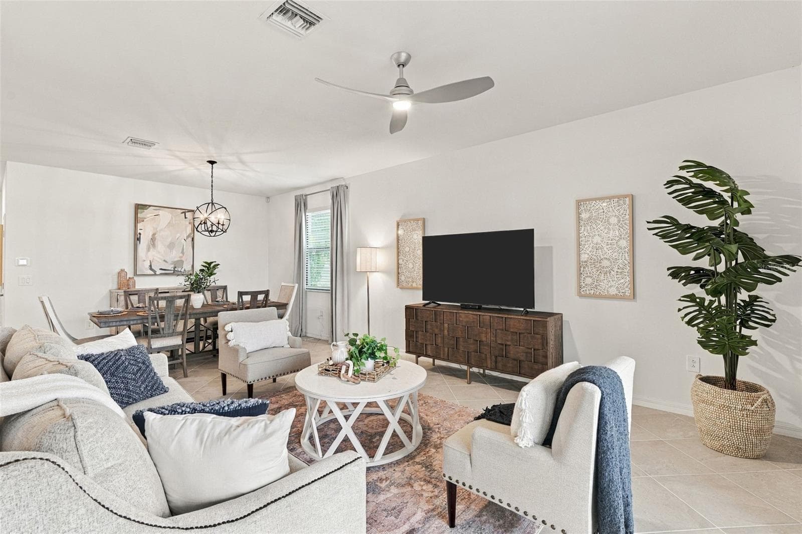 Single Family Residence at 17085 LUMINOUS AVE, VENICE, photo 17 of 85