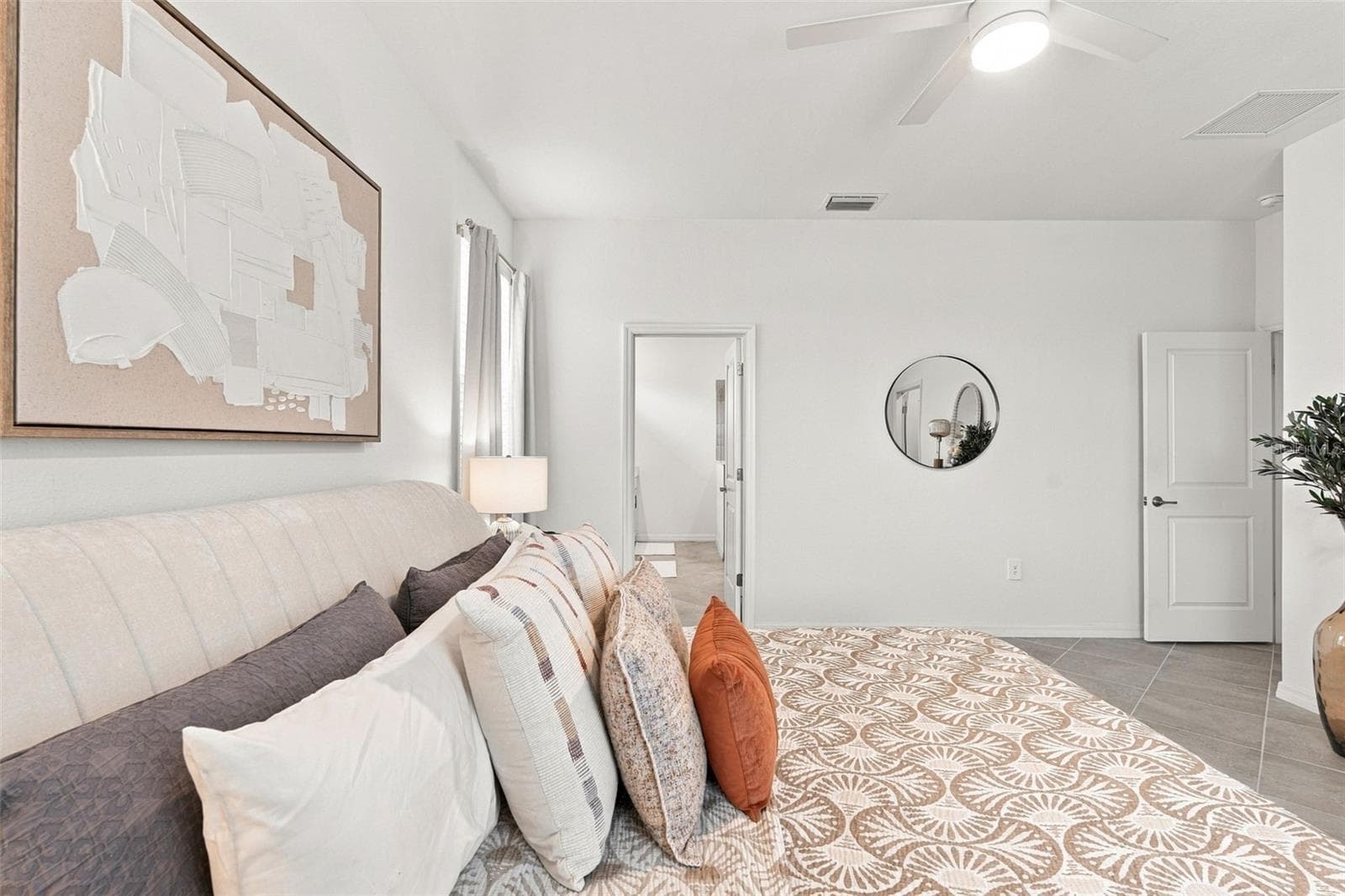 Single Family Residence at 17085 LUMINOUS AVE, VENICE, photo 26 of 85