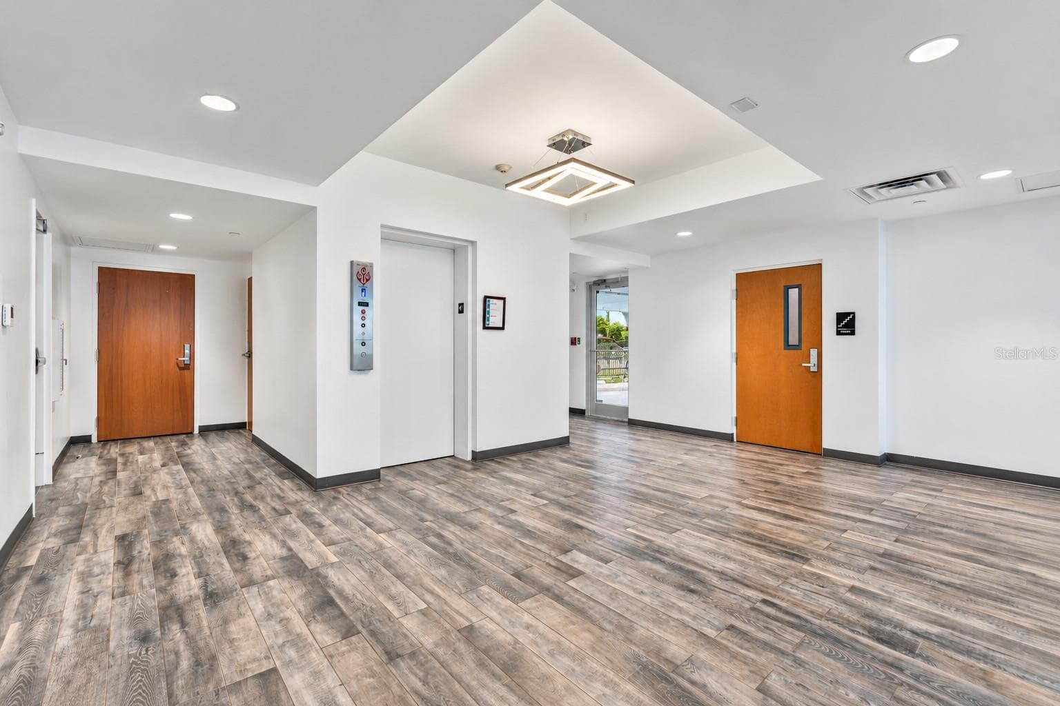 Ground level - 801 W GRANADA BLVD #301, ORMOND BEACH