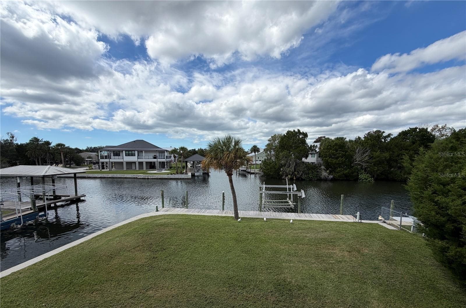 1610 NW 20TH AVE