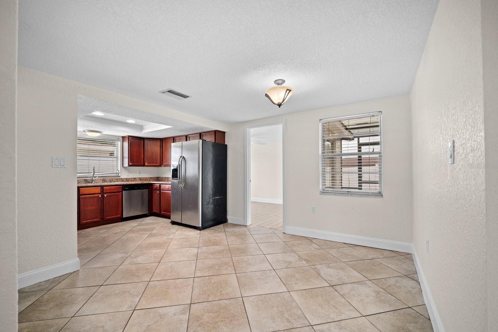 Large Kitchen & Dinning hall - 7805 BURNHAM DR, PORT RICHEY