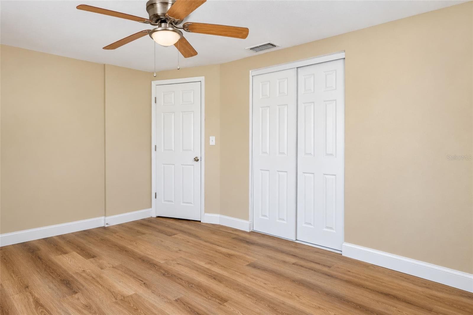 Single Family Residence at 3521 KIMBERLY OAKS DR, HOLIDAY, photo 5 of 15