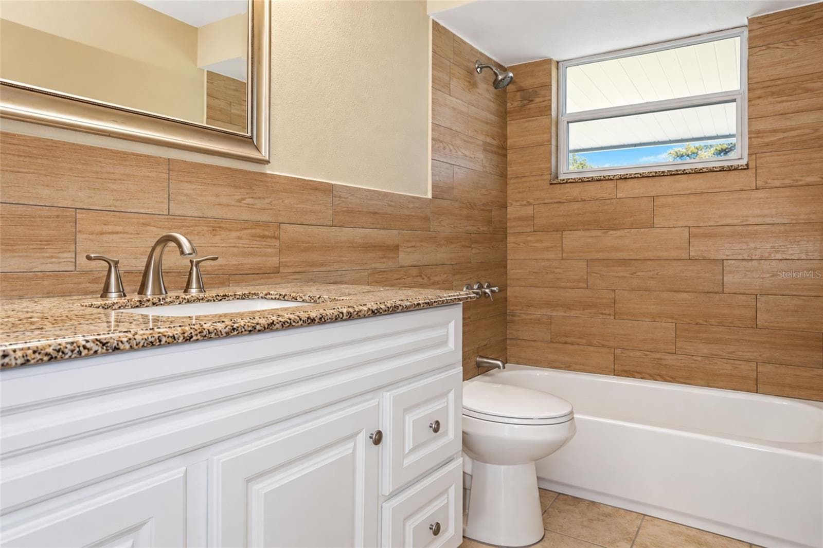 Single Family Residence at 3521 KIMBERLY OAKS DR, HOLIDAY, photo 6 of 15