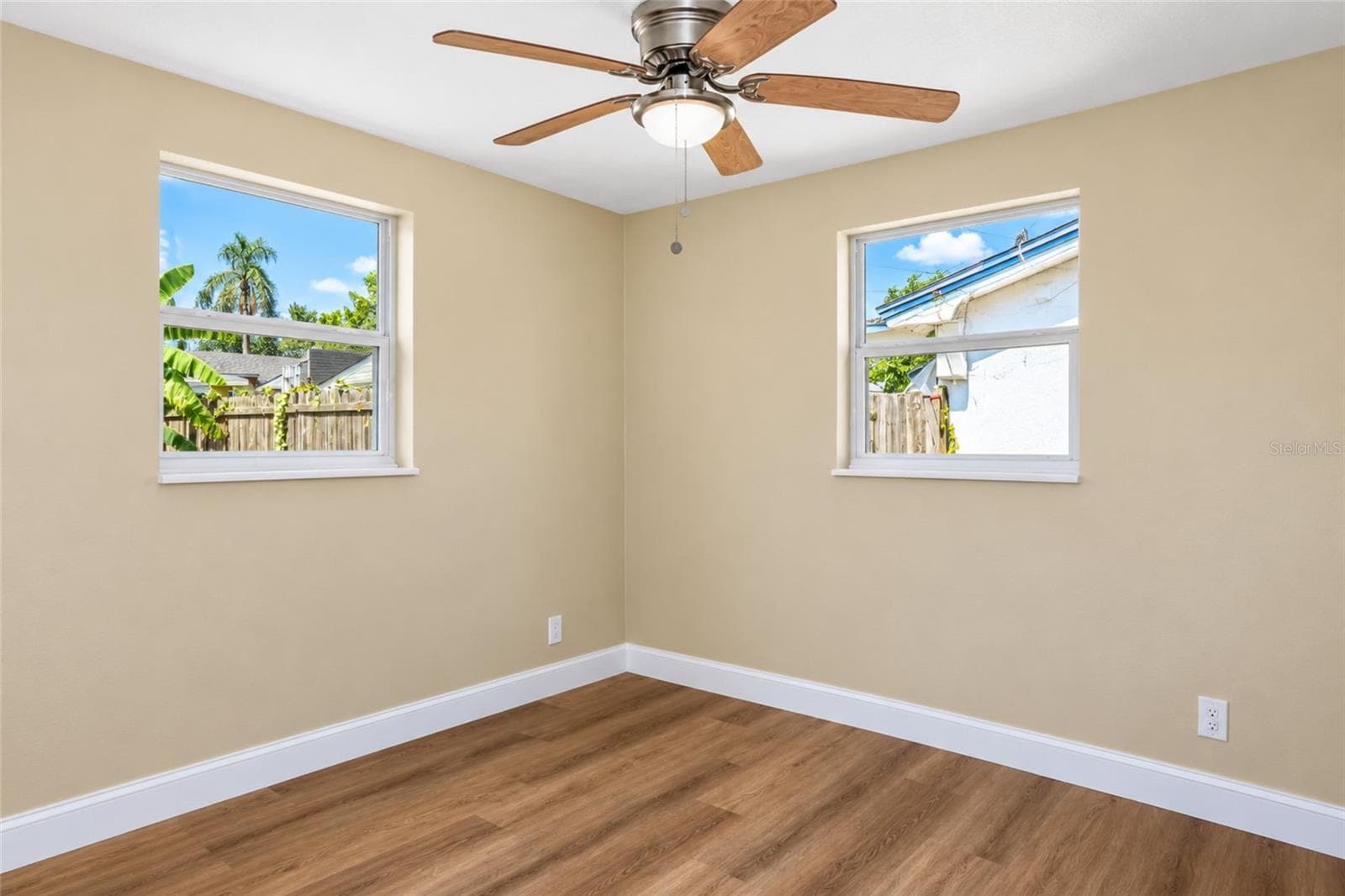 Single Family Residence at 3521 KIMBERLY OAKS DR, HOLIDAY, photo 9 of 15