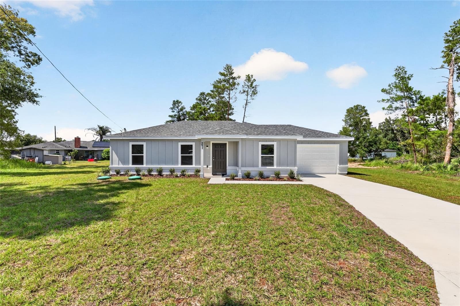 251 OAK CIR