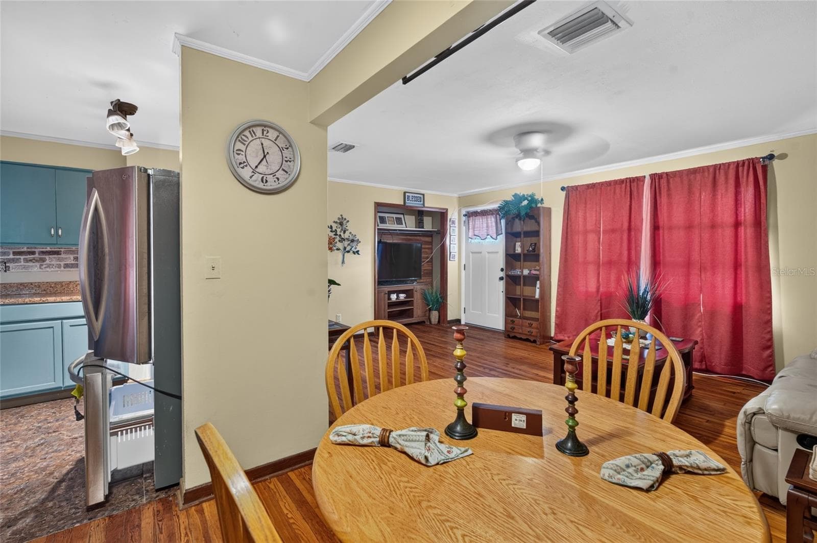 Single Family Residence at 210 NEBRASKA AVE, LEESBURG, photo 8 of 23