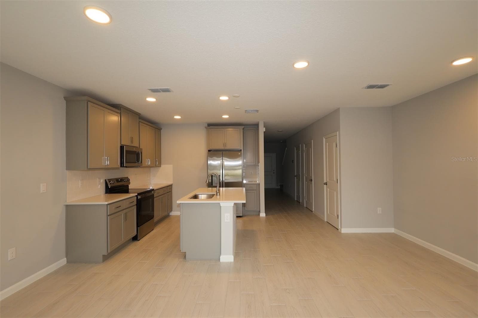 Townhouse at 6104 FELLOW WAGON WAY, ORLANDO, photo 4 of 27