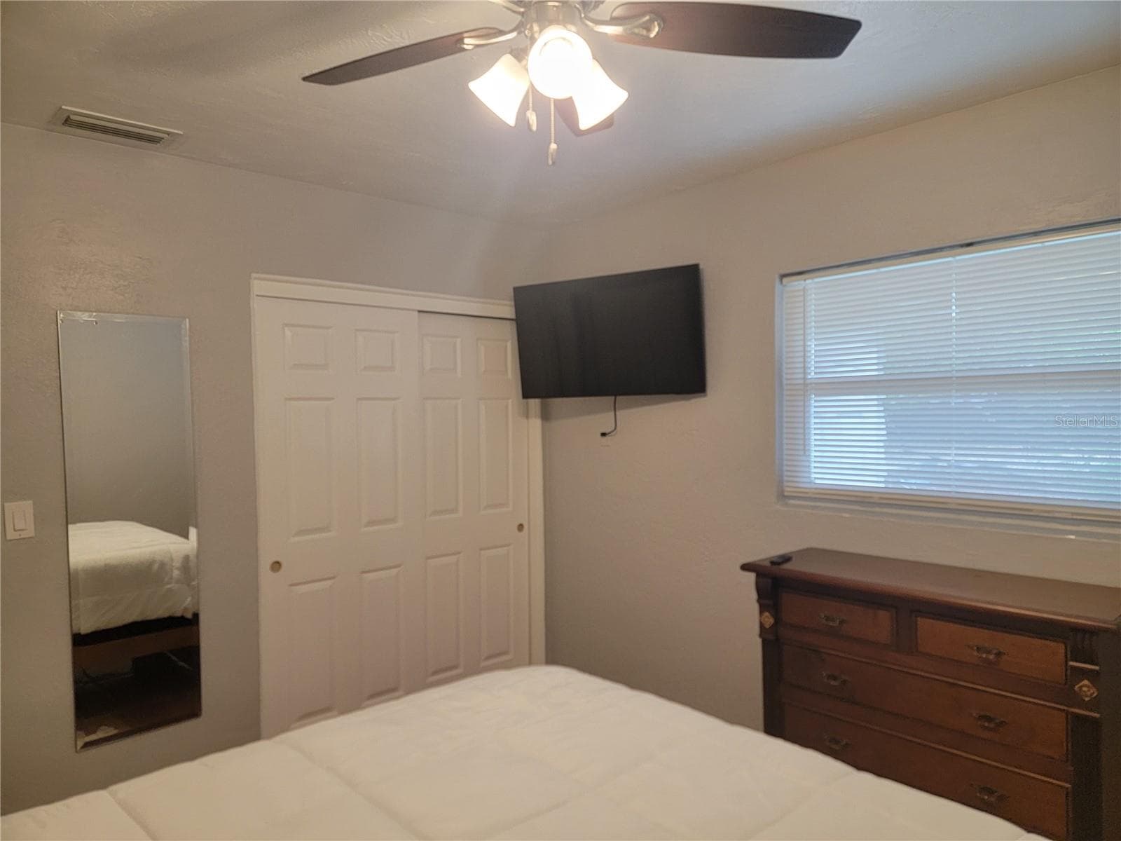 2119 bed 1 view - 2117 3RD AVE E, BRADENTON