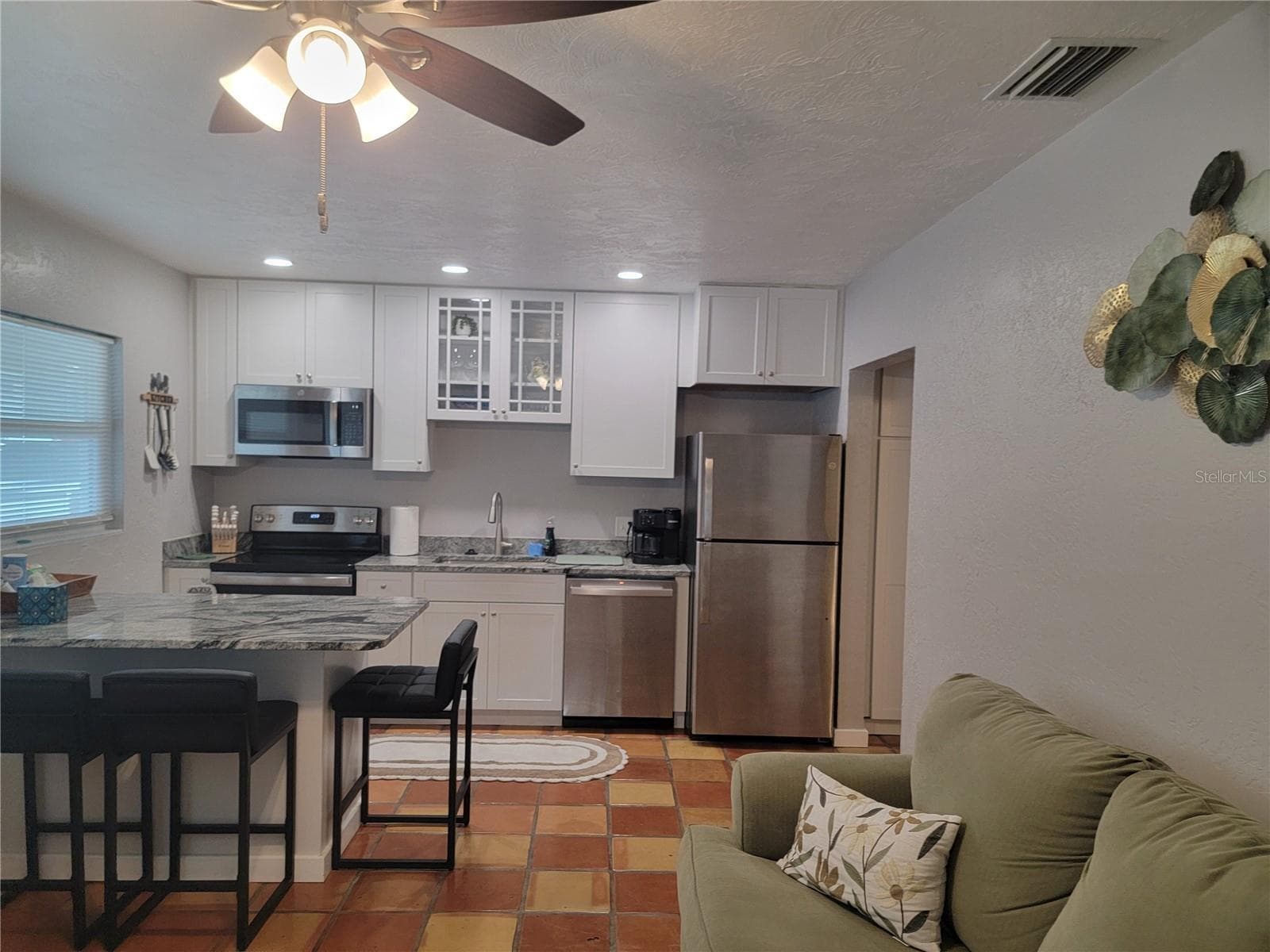 2119 kitchen livingroom - 2117 3RD AVE E, BRADENTON