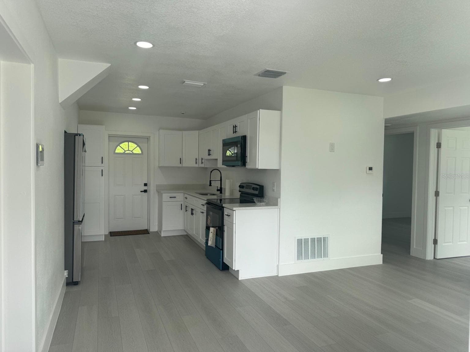 Single Family Residence at 2148 CATALINA DR N, CLEARWATER, photo 2 of 23