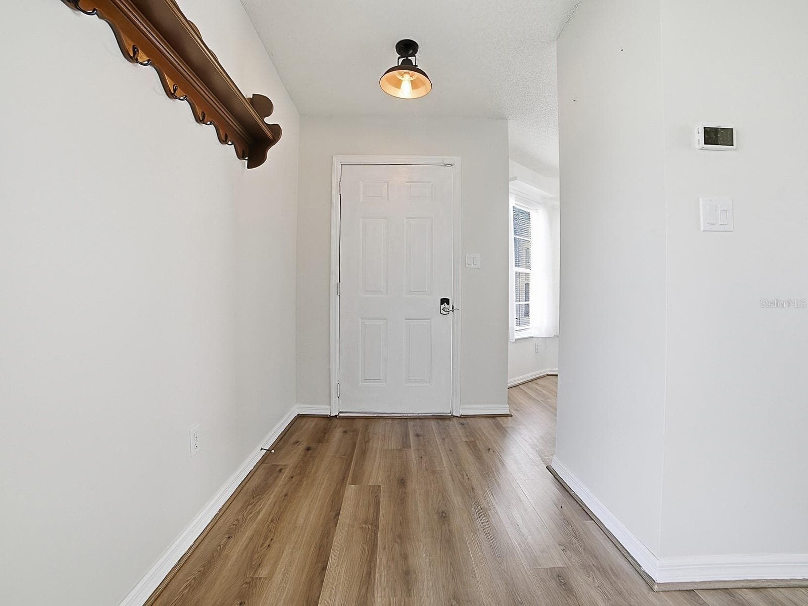 Single Family Residence at 4952 HERON RUN CIR, LEESBURG, photo 4 of 58