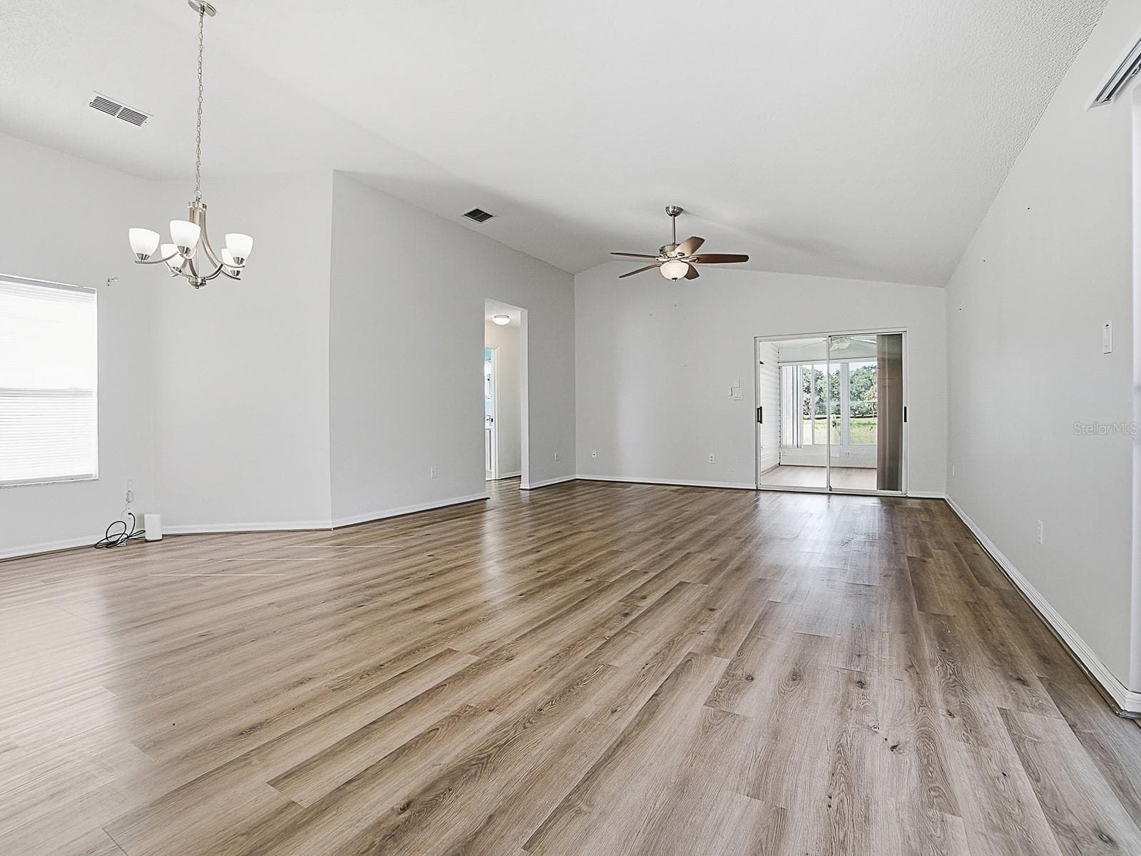 Single Family Residence at 4952 HERON RUN CIR, LEESBURG, photo 9 of 58