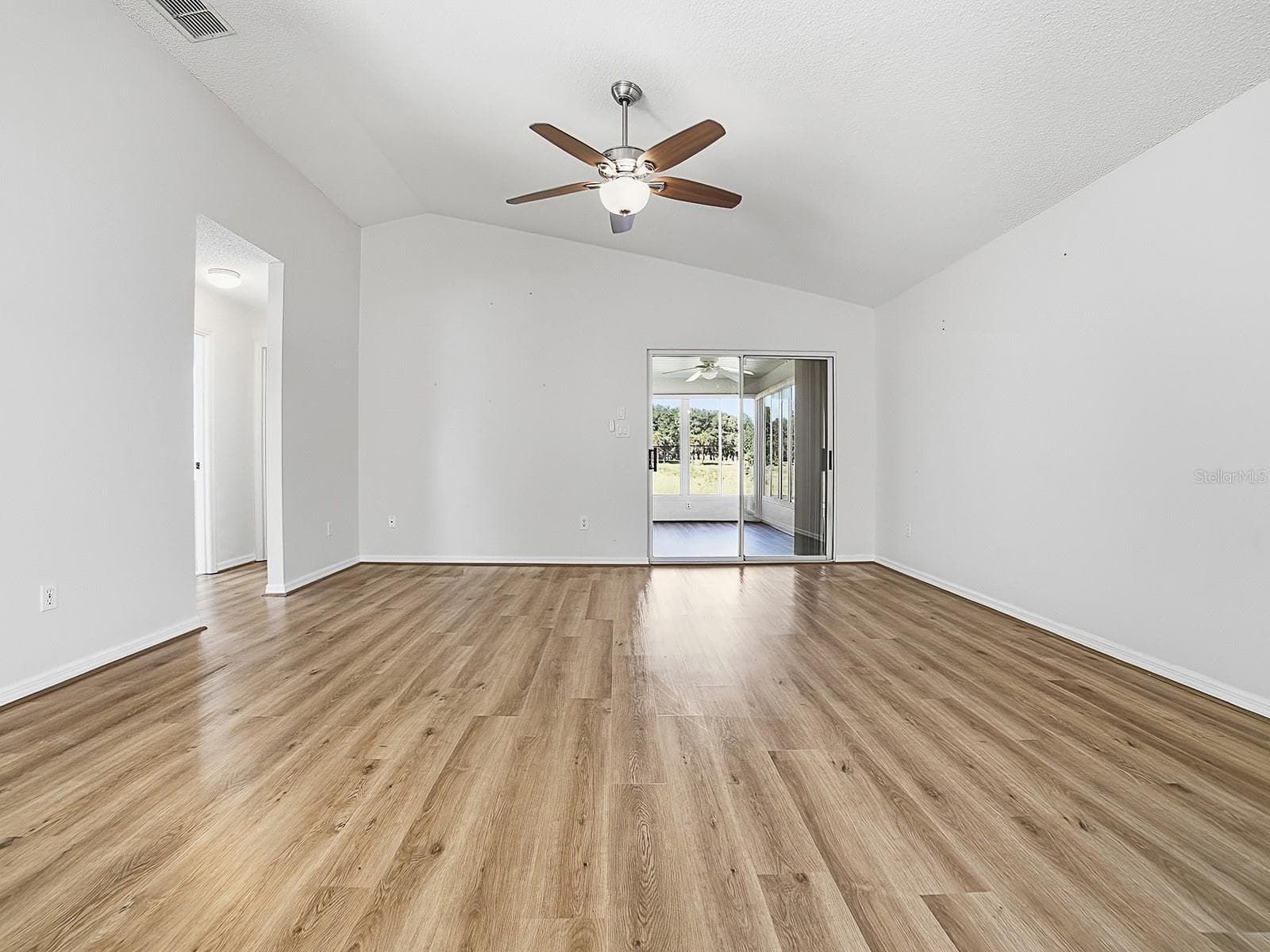 Single Family Residence at 4952 HERON RUN CIR, LEESBURG, photo 12 of 58
