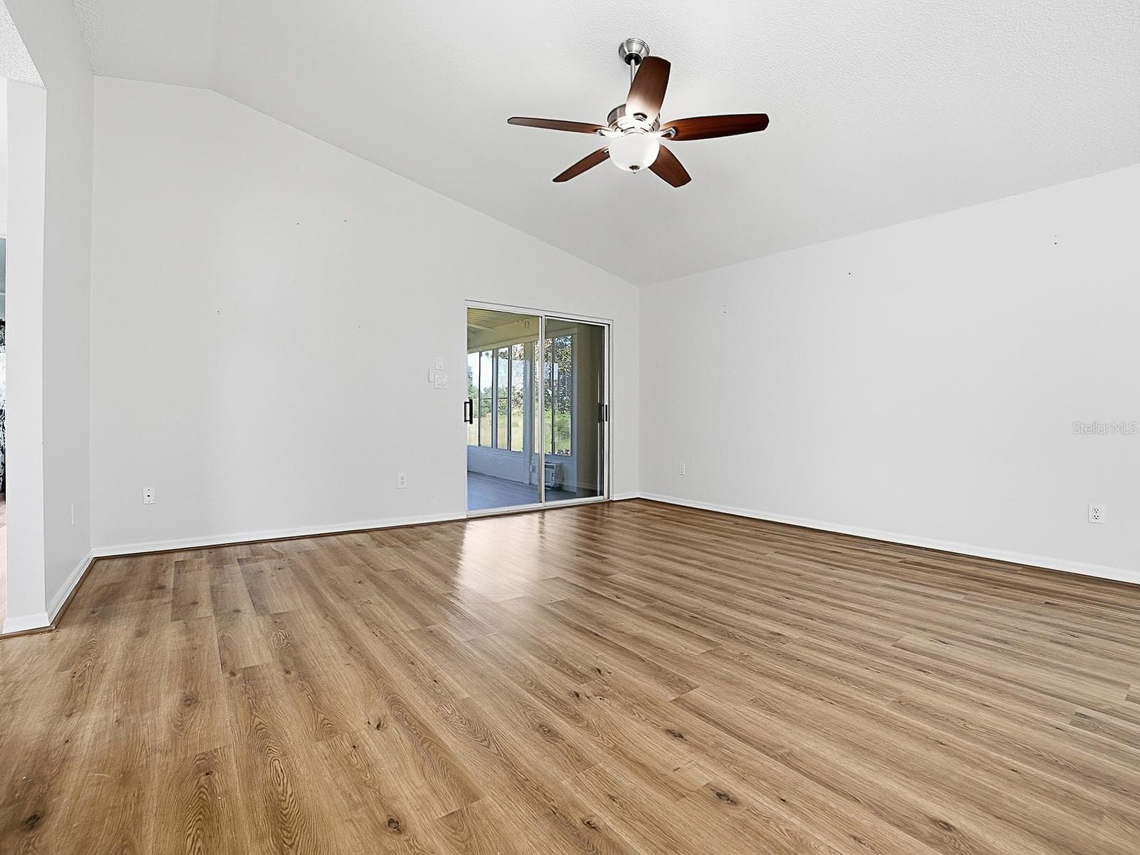 Single Family Residence at 4952 HERON RUN CIR, LEESBURG, photo 14 of 58