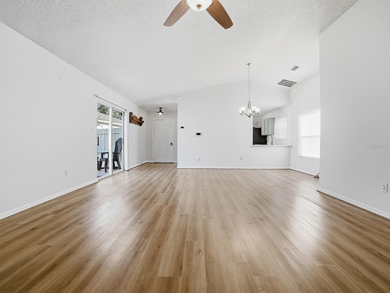 Single Family Residence at 4952 HERON RUN CIR, LEESBURG, photo 16 of 58