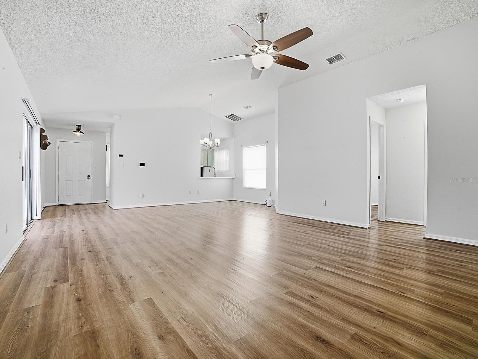 Single Family Residence at 4952 HERON RUN CIR, LEESBURG, photo 17 of 58