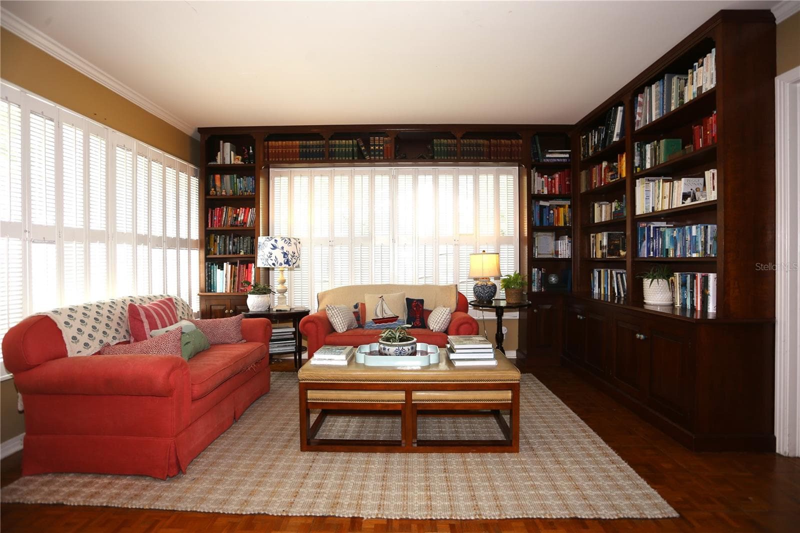 Gorgeous Library with built in wood shelving - 4414 W WATROUS AVE, TAMPA