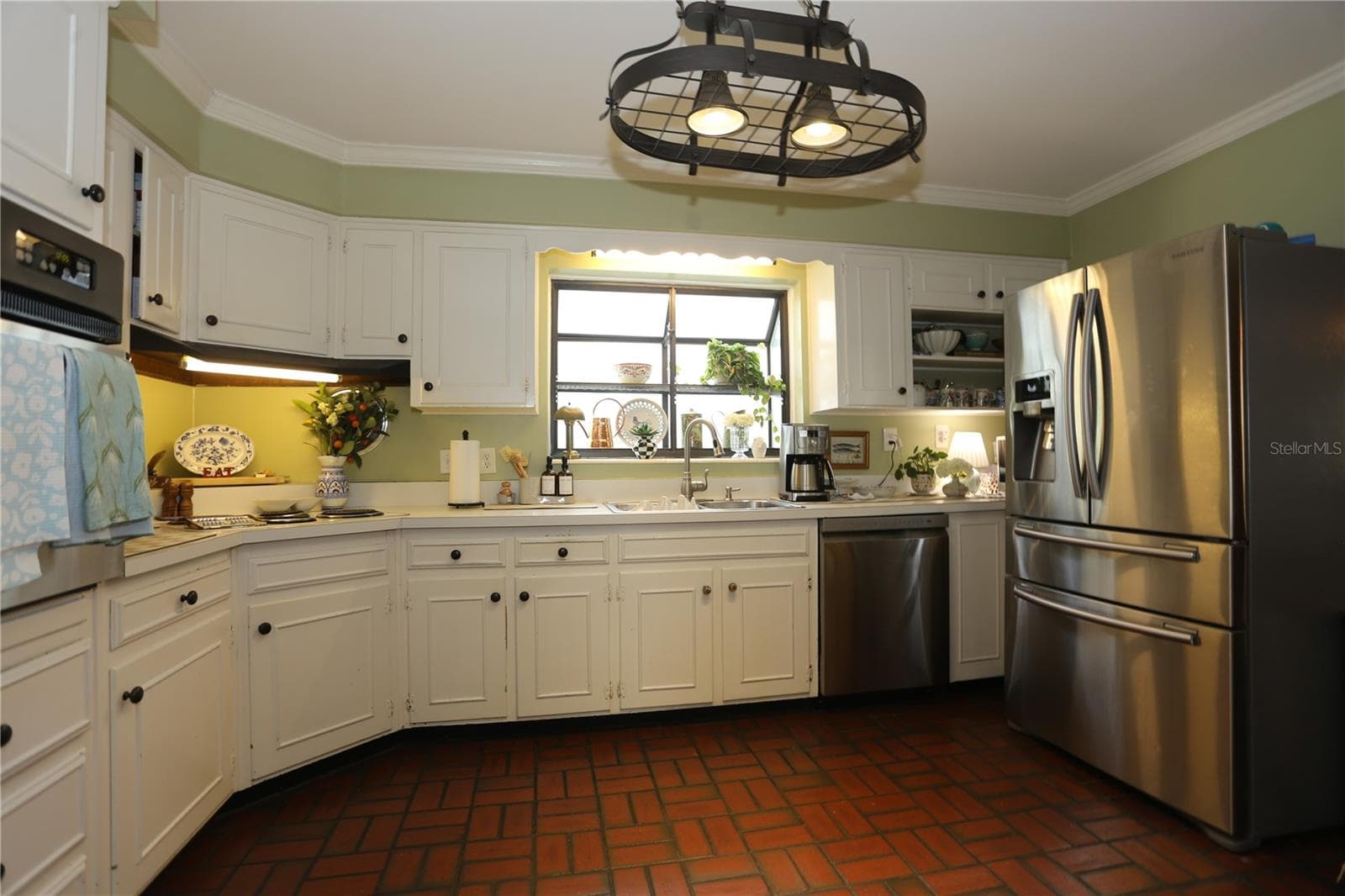 Kitchen with brick flooring - 4414 W WATROUS AVE, TAMPA