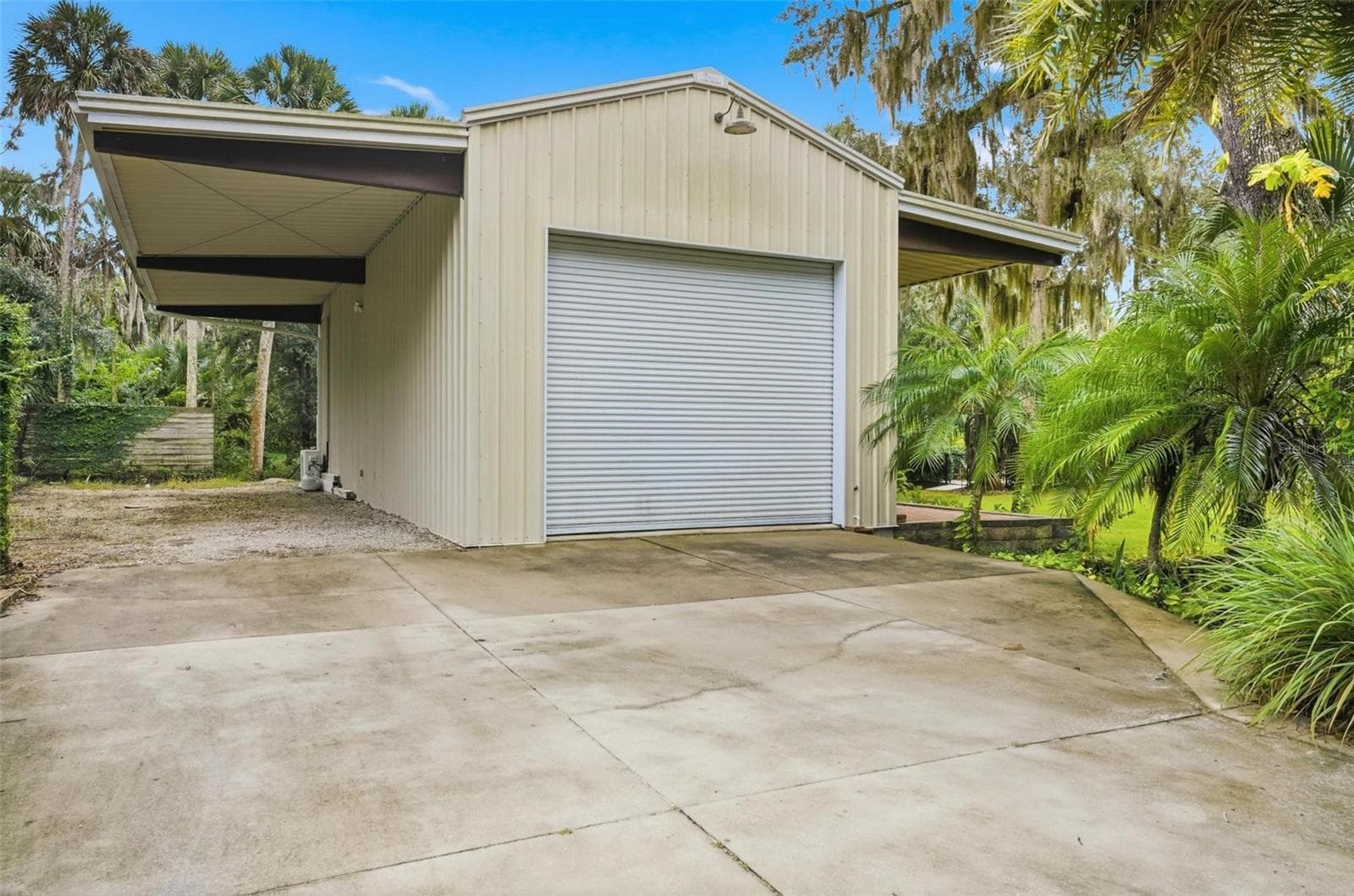 Single Family Residence at 10 PAMELA PARKWAY, PALM COAST, photo 3 of 100