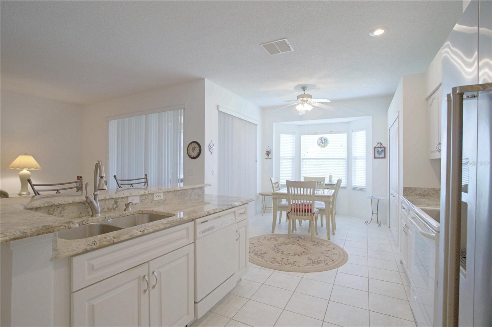 Breakfast nook - 91 CLUB VILLAS LN, KISSIMMEE