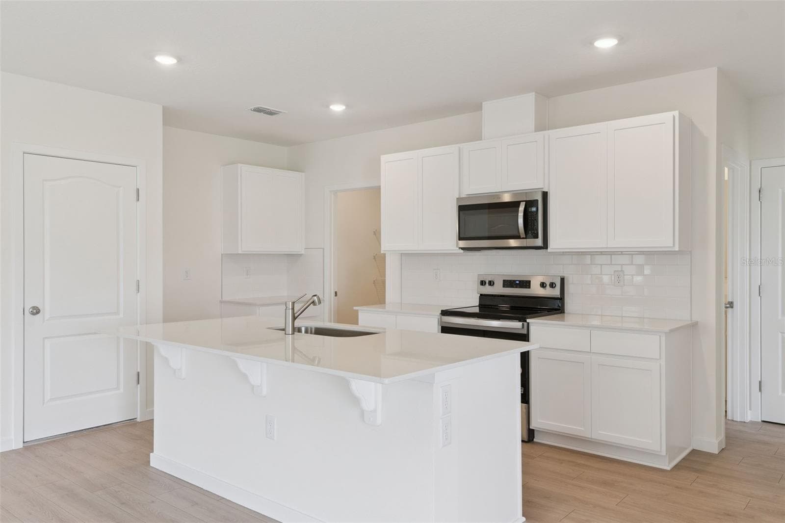 Single Family Residence at 1339 GRAND FLORA LN, SANFORD, photo 12 of 38